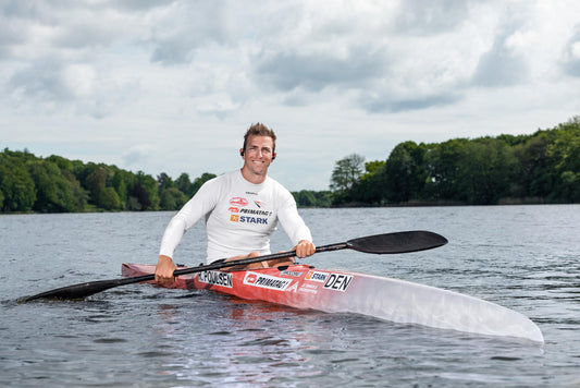 RENÉ HOLTEN CUTS THROUGH THE WATER ON COURSE TOWARDS THE WORLD CHAMPIONSHIPS IN SPRINT KAYAK
