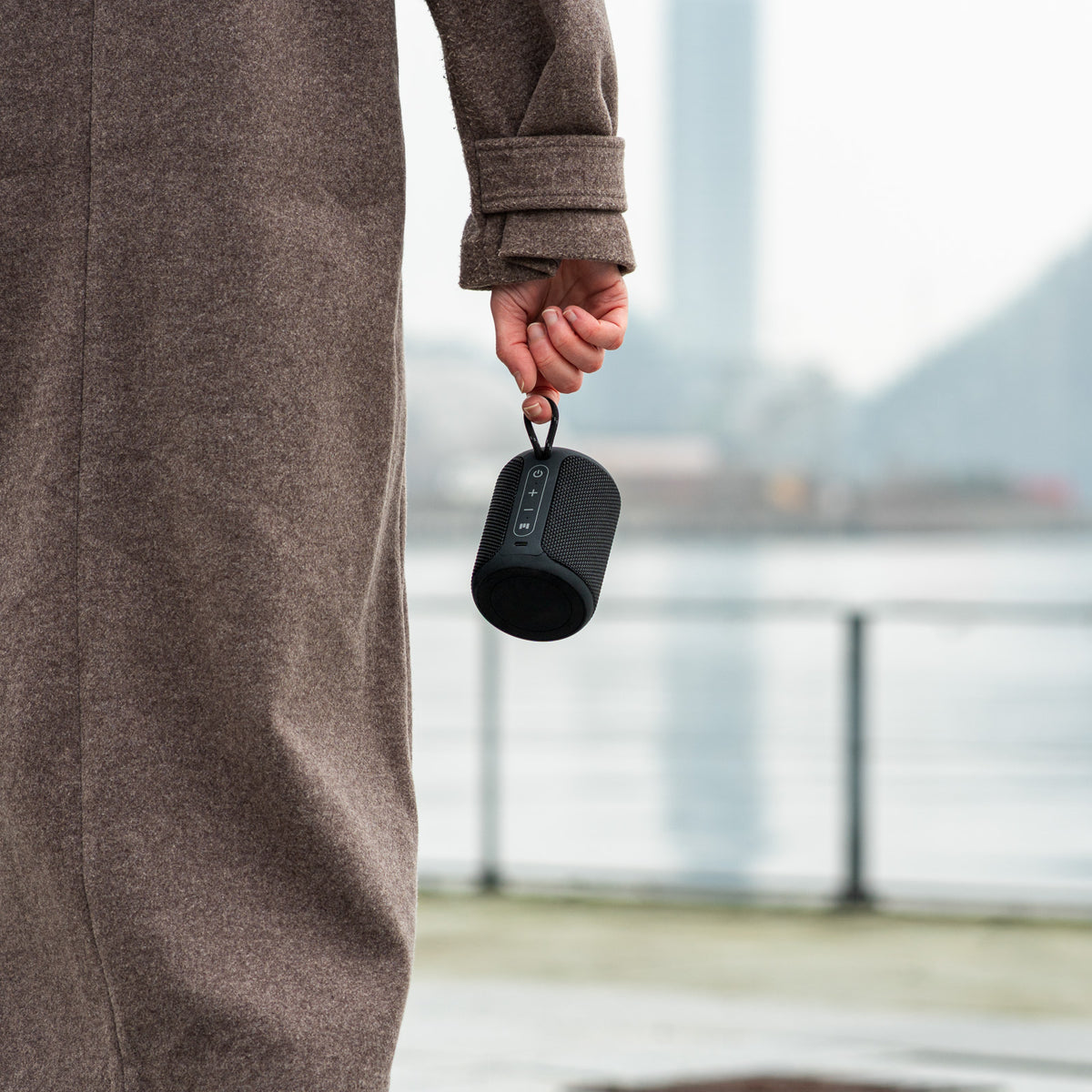 IPX6-CERTIFIED - WATER-RESISTANT DESIGN