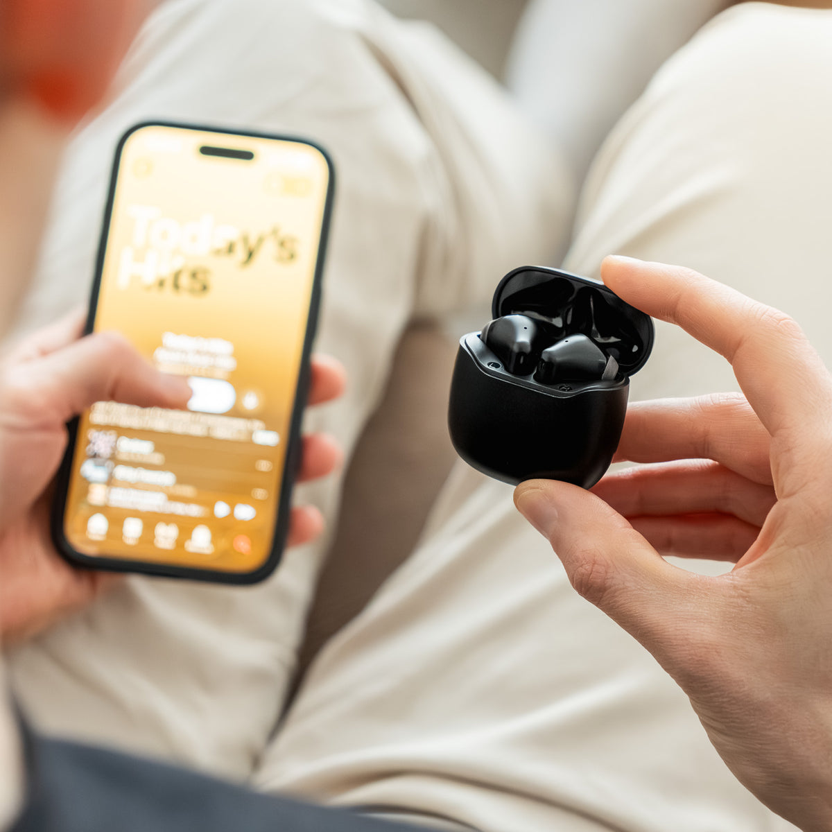CLEAR CALLS AND INTUITIVE OPERATION